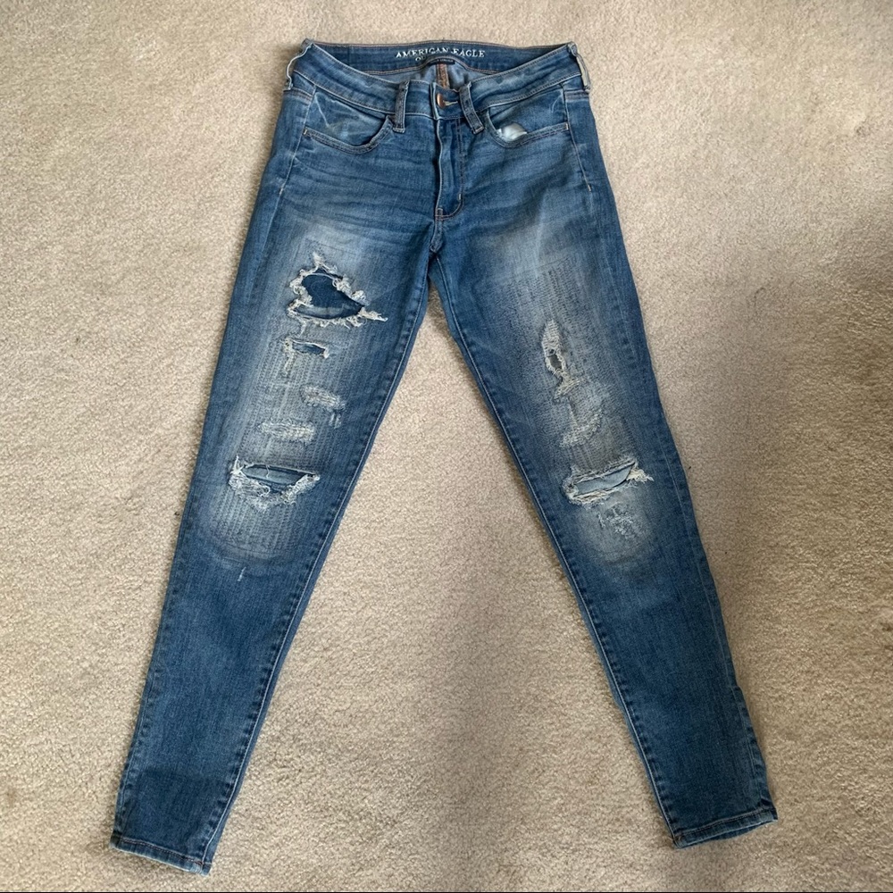 American Eagle Outfitters Distressed Light Wash Jegging Jeans – Size 6